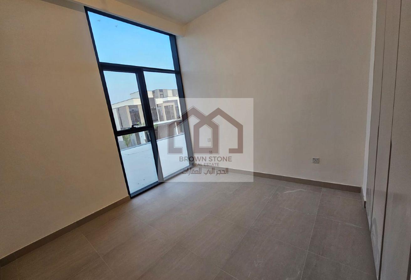 Brand New | 4 BHK+Maid | Single Row | Prime Area photo 6