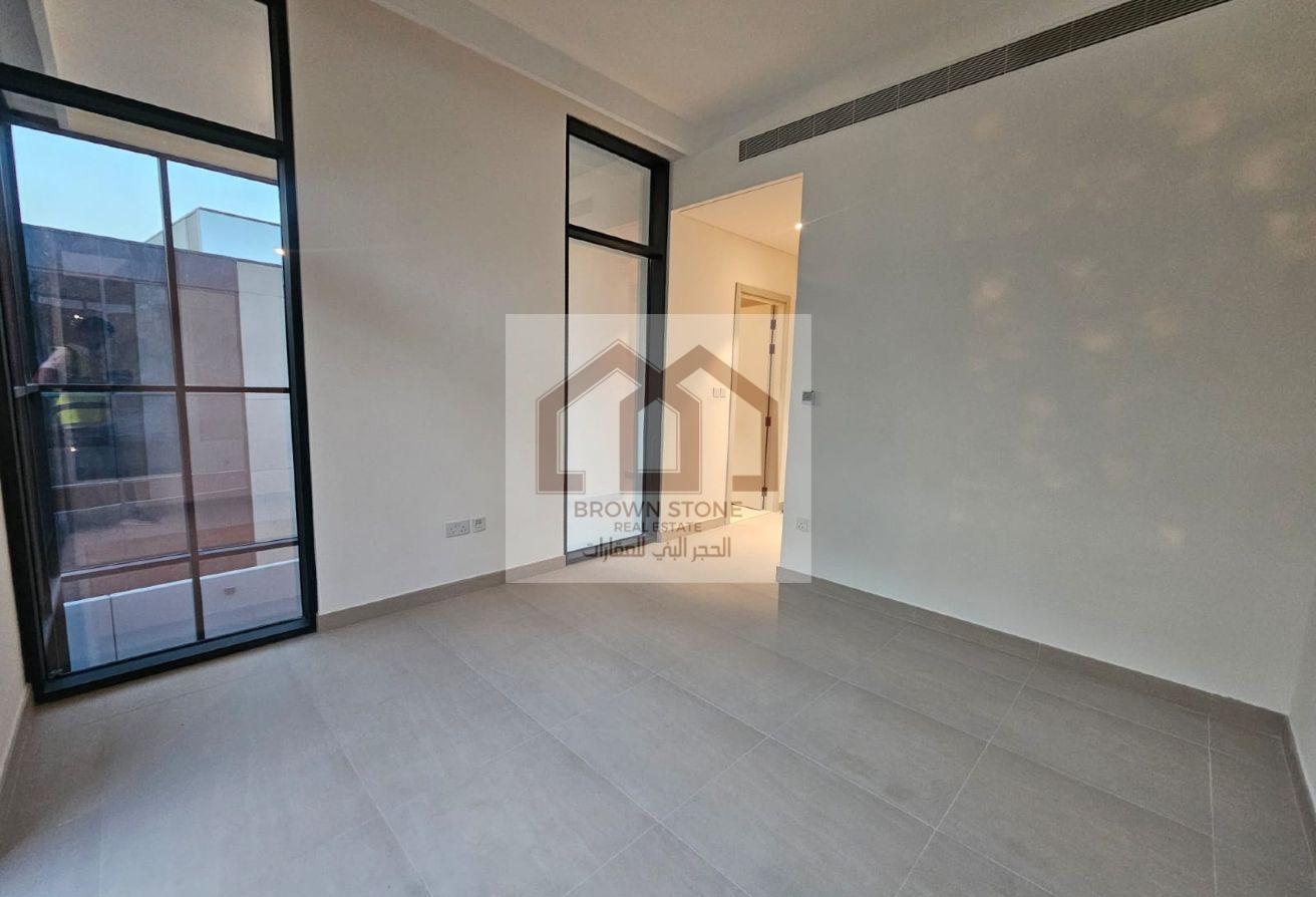 Brand New | 4 BHK+Maid | Single Row | Prime Area photo 4
