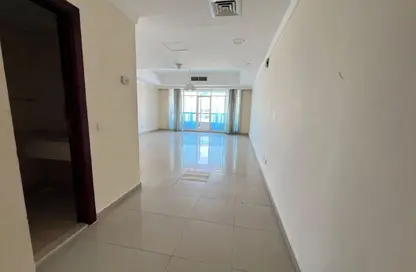 Apartment - 3 Bedrooms - 4 Bathrooms for rent in New Al Taawun Road - Al Taawun - Sharjah