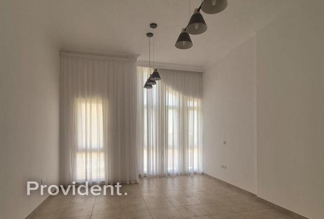 80702952 - Property Image 3