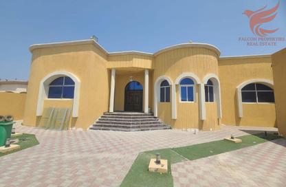 Villa - 5 - 6 for rent in Al Qusaidat - Ras Al Khaimah