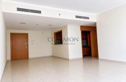 Apartment - 2 Bedrooms - 2 Bathrooms for rent in The Links East Tower - The Links - The Views - Dubai