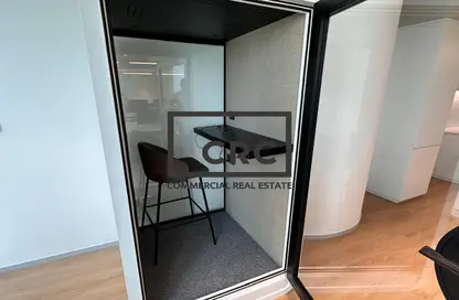 مكتب - استوديو - 2 حمامات للايجار في برج السلام - شارع الشيخ زايد - دبي