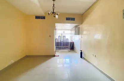 شقة - 1 حمام للايجار في طريق فاير ستاشن - مويلح - الشارقة