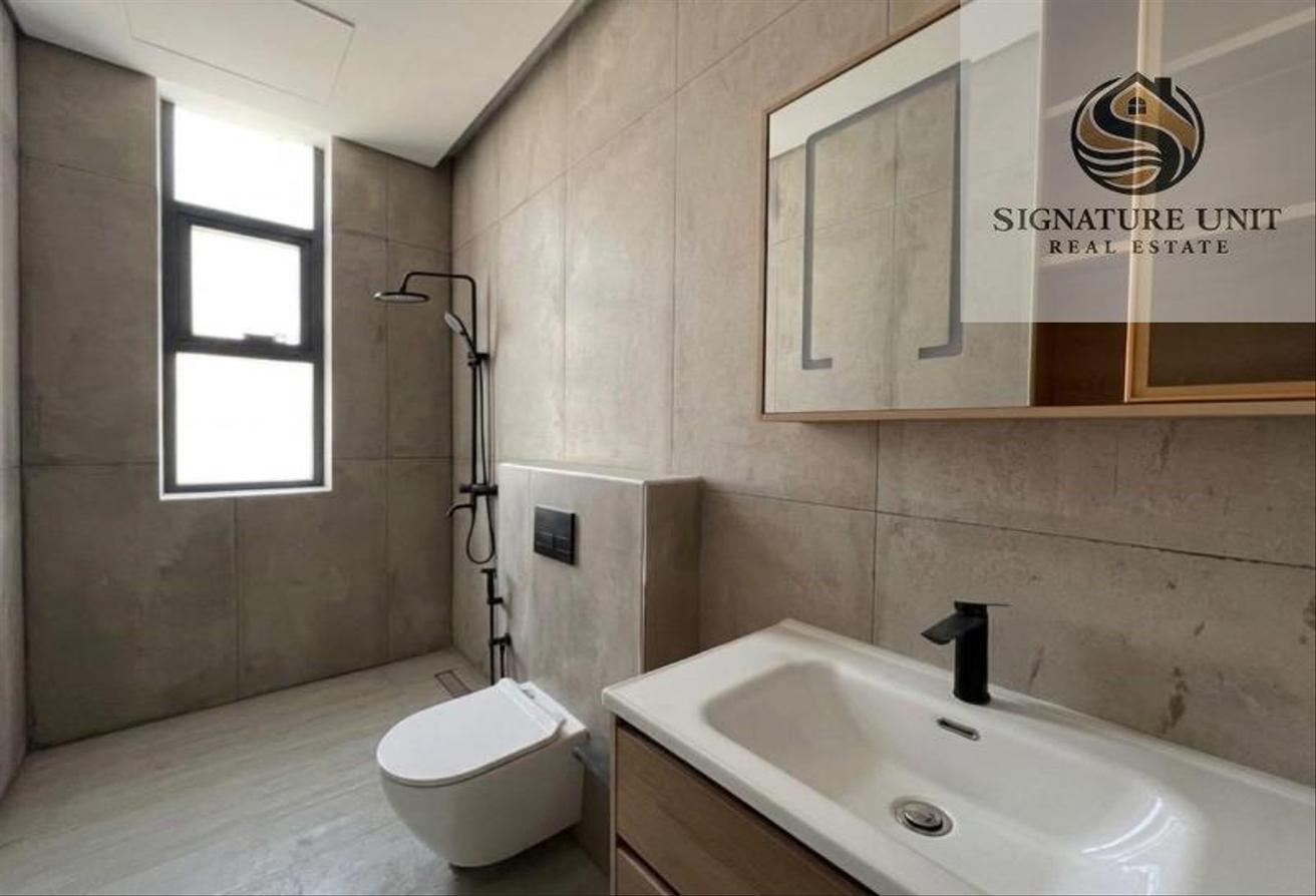 Elegant 4BR Villa with Maid Room photo 15