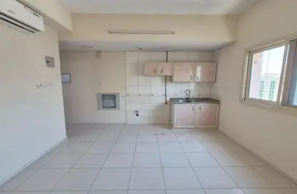 Apartment - 1 Bathroom for rent in Fire Station Road - Muwaileh - Sharjah
