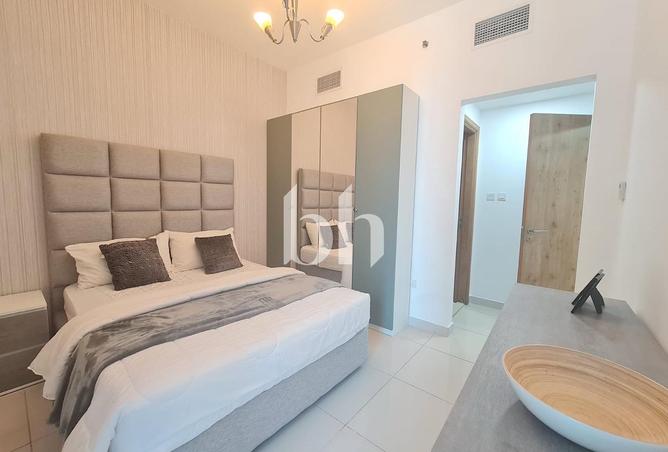 Fully Furnished | Marina Views | Spacious photo 3