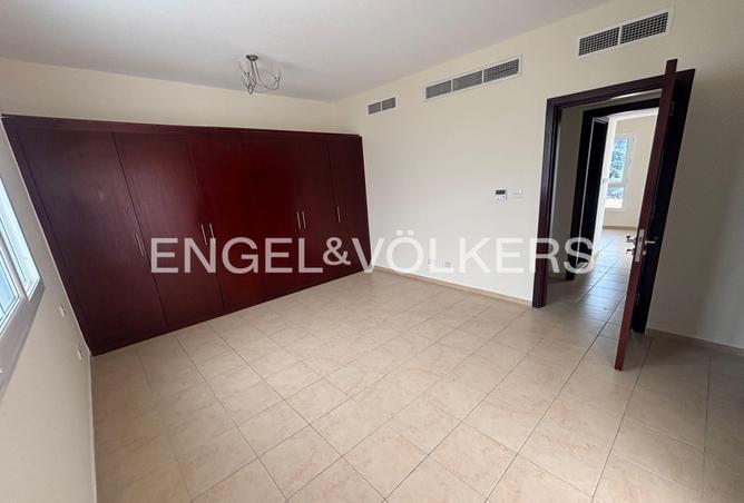 76983130 - Property Image 3