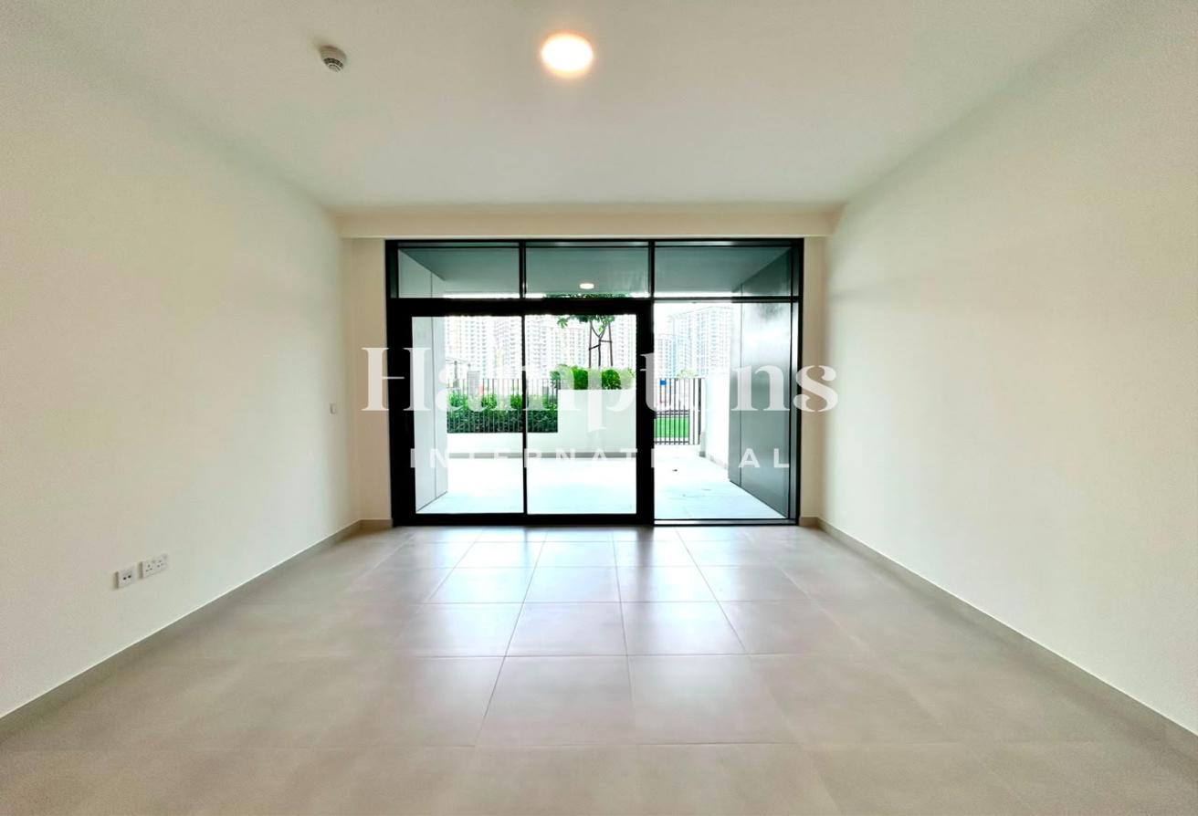 Bigger Layout | Direct Pool Access | Vacant photo 10