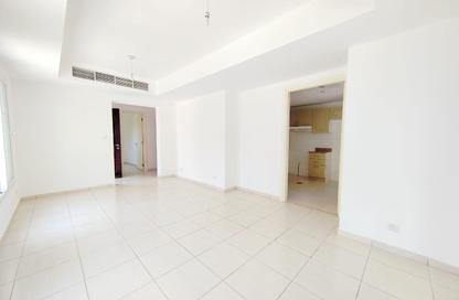Villa - 2 Bedrooms - 3 Bathrooms for rent in Springs 15 - The Springs - Dubai Villa - 2 Bedrooms - 3 Bathrooms for rent in Springs 15 - The Springs - Dubai