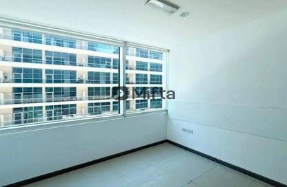 Office Space - Studio - 1 Bathroom for rent in Bay Square Building 7 - Bay Square - Business Bay - Dubai
