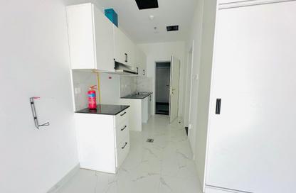 Apartment - Studio - 1 Bathroom for rent in Al Amir Abdullah Building - International City Phase 2 - Al Warsan 4 - Al Warsan - Dubai Apartment - Studio - 1 Bathroom for rent in Al Amir Abdullah Building - International City Phase 2 - Al Warsan 4 - Al Warsan - Dubai