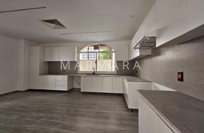 Villa - 4 Bedrooms - 5 Bathrooms for rent in Umm Suqeim 2 Villas - Umm Suqeim 2 - Umm Suqeim - Dubai
