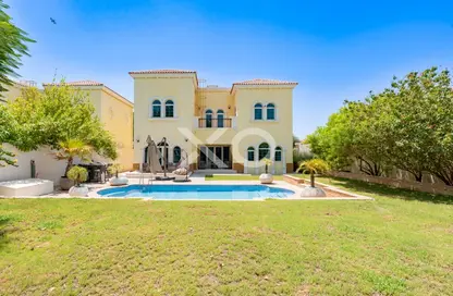 Villa - 3 Bedrooms - 4 Bathrooms for rent in District 5 - Jumeirah Park - Dubai