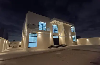 Villa - 5 Bedrooms - 6 Bathrooms for rent in Al Aweer 1 - Al Aweer - Dubai