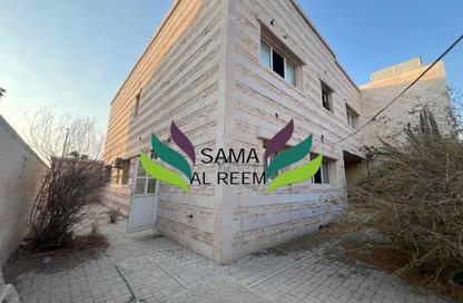 Villa - Studio - 4 for rent in Al Manara - Dubai