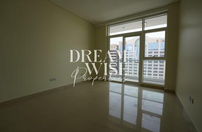 Apartment - 4 Bedrooms - 5 Bathrooms for rent in United Square - Al Khalidiya - Abu Dhabi