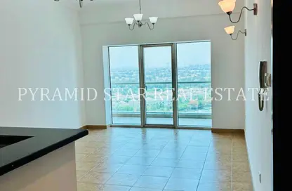 Apartment - 1 Bedroom - 2 Bathrooms for rent in Golf View Residence - Dubai Sports City - Dubai