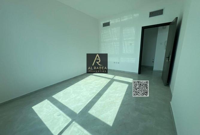 102820833 - Property Image 3