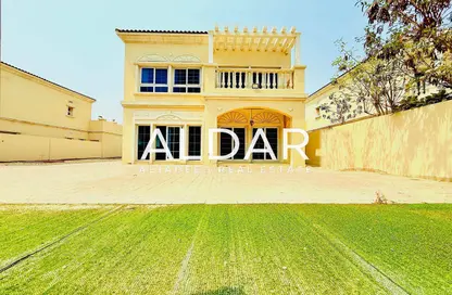 Villa - 2 Bedrooms - 4 Bathrooms for rent in District 16J - Jumeirah Village Circle - Dubai