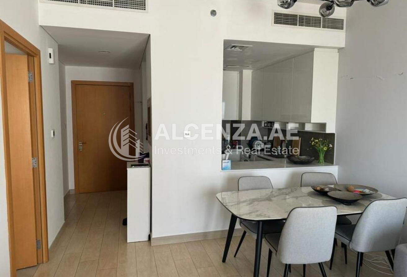 FURNISHED | SPACIOUS | COMMUNITY VIEW photo 3