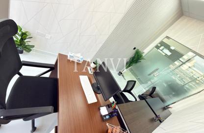 Office Space - Studio - 1 Bathroom for rent in Red Avenue - Al Garhoud - Dubai