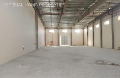 Warehouse - Studio - 2 Bathrooms for rent in Umm Al Thuoob - Umm Al Quwain