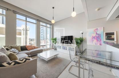 Apartment - 1 - 2 for sale in SOL Bay - Business Bay - Dubai