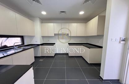 Townhouse - 3 - 4 for sale in Pelham - Akoya Park - Damac Hills - Dubai