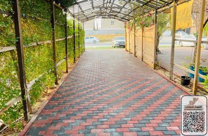 Half Floor - 3 Bedrooms - 3 Bathrooms for rent in Al Mowaihat 1 - Al Mowaihat - Ajman