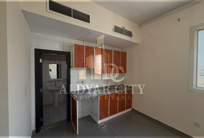 63672398 - Property Image 3