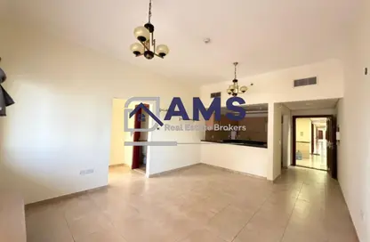 شقة - غرفة نوم - 2 حمامات للايجار في طراز أوروبي - مساكن القناه المائية - مدينة دبي الرياضية - دبي