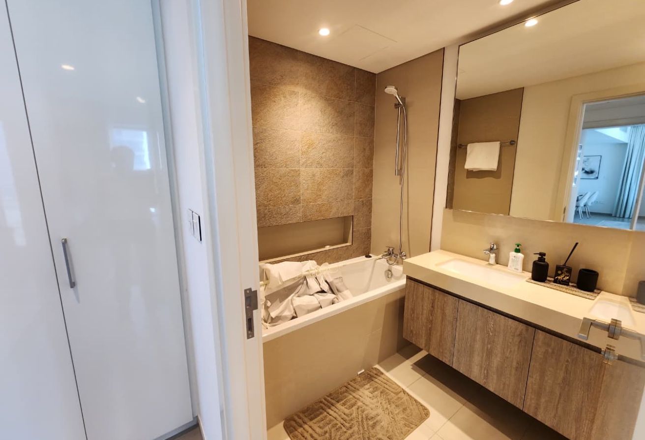 Burj Khalifa View| Corner Unit| Less Priced Unit — image 10