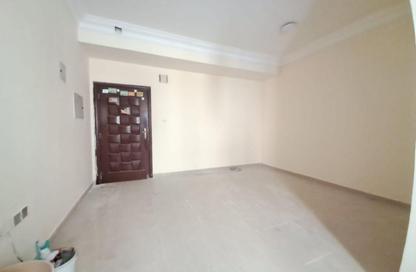 Apartment - Studio - 1 Bathroom for rent in Muwaileh 3 Building - Muwaileh - Sharjah