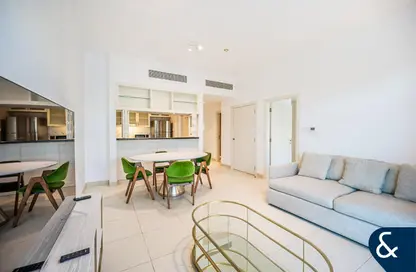 Apartment - 1 Bedroom - 2 Bathrooms for rent in Travo Tower B - Travo - The Views - Dubai