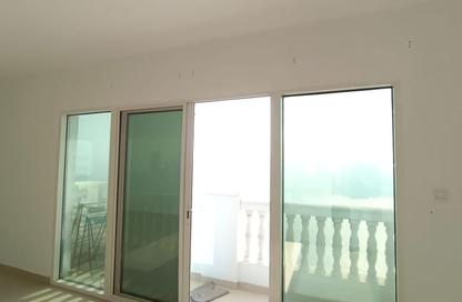 Apartment - 3 - 4 for rent in Lake Tower - Al Majaz 1 - Al Majaz - Sharjah