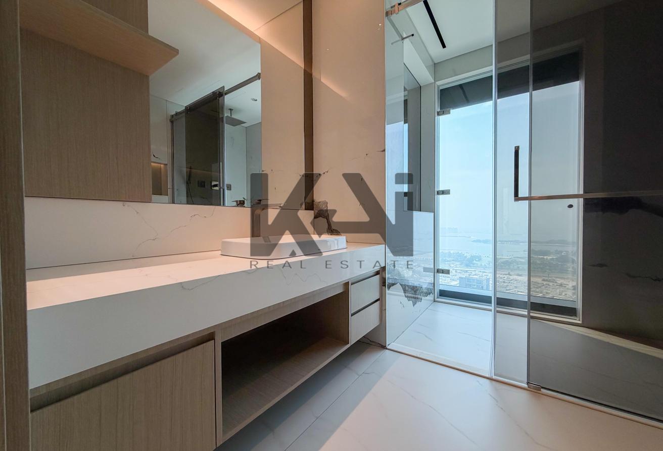 Luxurious 4BR+Maids | High Floor | Spacious Layout photo 12