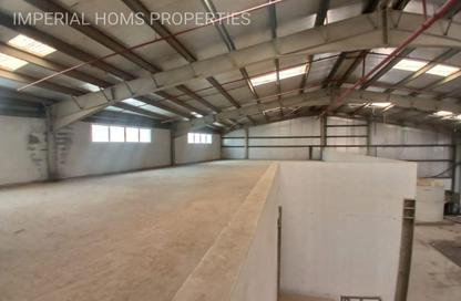 Warehouse - Studio - 2 Bathrooms for sale in Umm Al Thuoob - Umm Al Quwain