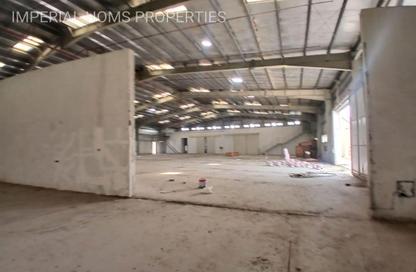 Warehouse - Studio - 2 Bathrooms for sale in Umm Al Thuoob - Umm Al Quwain