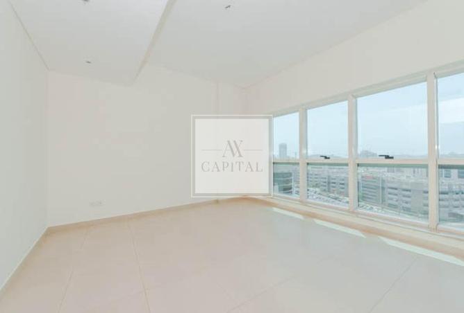 73833734 - Property Image 3