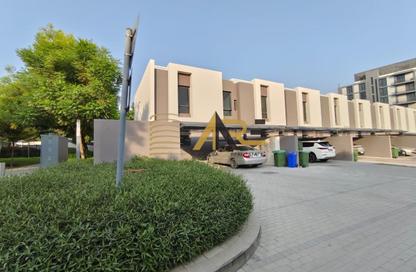 Townhouse - 3 - 4 for rent in Sarab 1 - Aljada - Sharjah