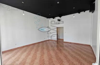 Shop - Studio - 1 Bathroom for rent in Building P21 - France Cluster - International City - Dubai
