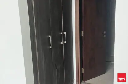 شقة - غرفة نوم - 2 حمامات للايجار في مبنى ربدان - موتور سيتي - دبي