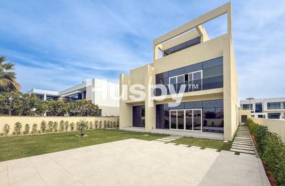 Villa - 6 Bedrooms - 7 Bathrooms for sale in District 6 - Jumeirah Park - Dubai