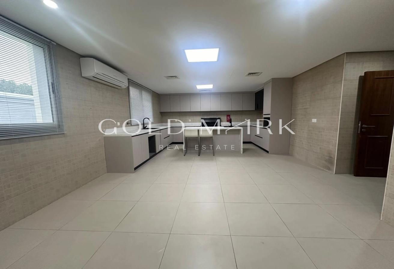 Huge Plot | Nice Community | Vacant Unit photo 8