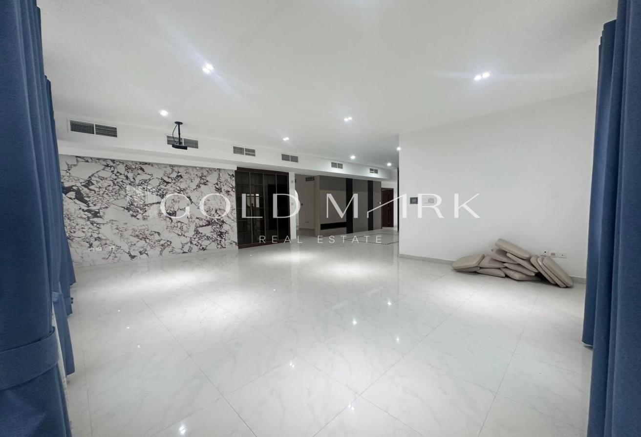 Huge Plot | Nice Community | Vacant Unit photo 3