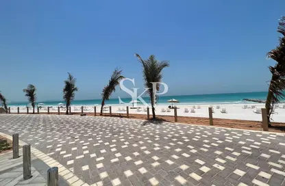 دوبلكس - 4 غرف نوم - 6 حمامات للايجار في قرية الحد - جزيرة السعديات - أبوظبي