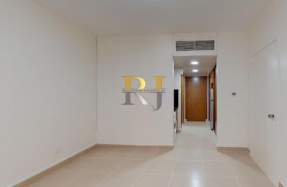 Apartment - Studio - 1 Bathroom for rent in Golden Sands 6 - Al Mankhool - Bur Dubai - Dubai