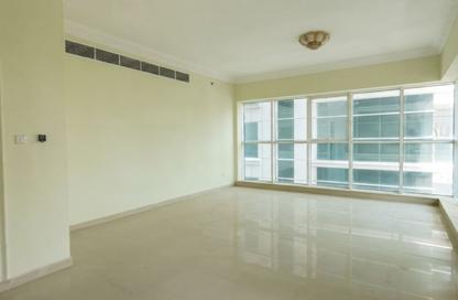 Apartment - 2 - 3 for rent in Al Majaz 1 - Al Majaz - Sharjah