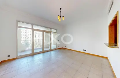 Apartment - 2 Bedrooms - 2 Bathrooms for rent in Al Shahla - Shoreline Apartments - Palm Jumeirah - Dubai